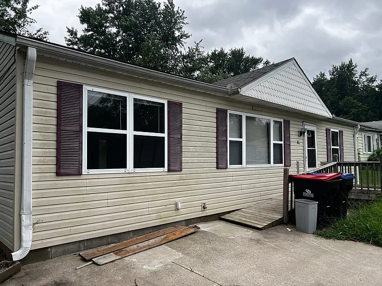 816 Broad St — Photo 2