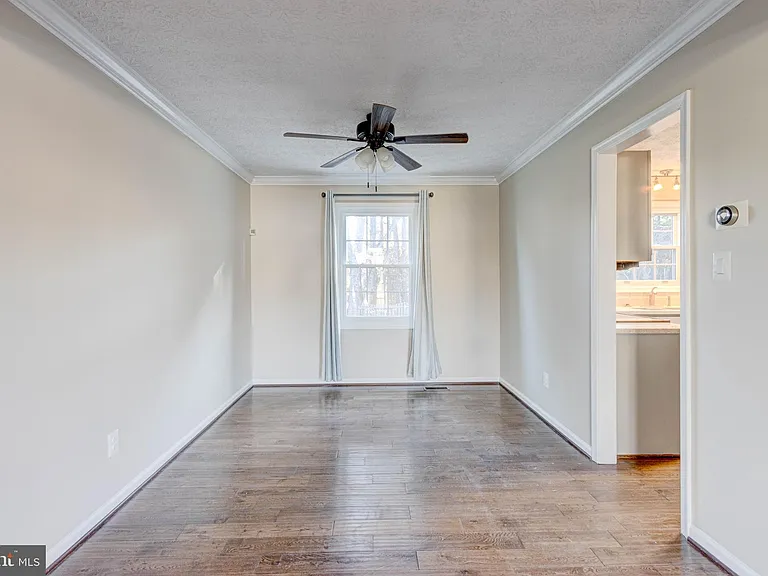 7925 Carriage Dr — Photo 9