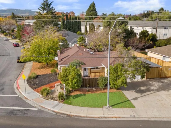 2585 S Winchester Blvd, Campbell, CA 95008