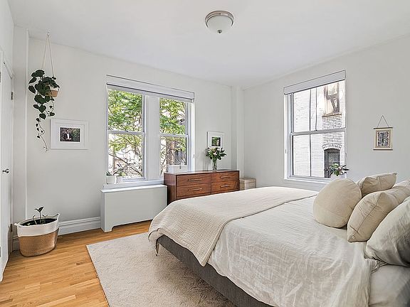 3rd image of 251 W 98th St APT 6C