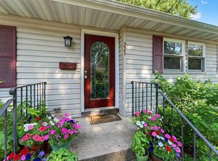 221 Buckingham Ln, Madison, WI 53714