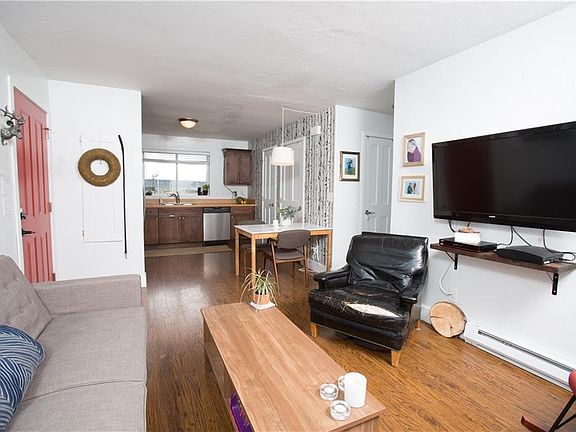 4th image of 477C Fuller Dr