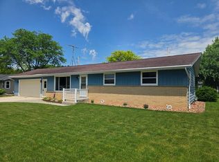 820 Ontario Ave, Oostburg, WI 53070