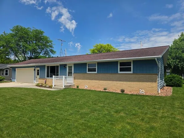 820 Ontario AVENUE, Oostburg, WI 53070