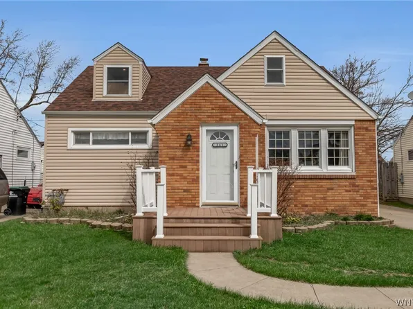 241 Briarhurst Dr, Tonawanda, NY 14150