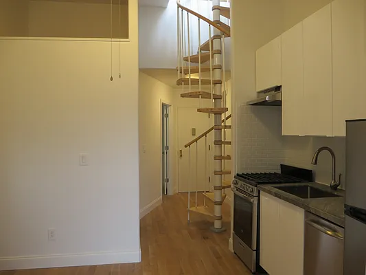 Rented by Centric New York | media 17