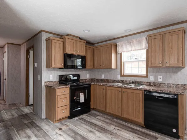 135 Oak Street, St. Johnsbury, VT 05819