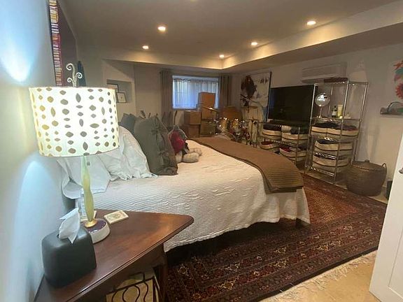 2nd image of 216 Eckford St #1BB