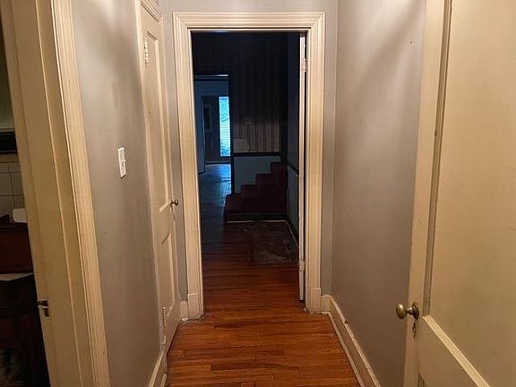 5th image of 661 N Holmes St