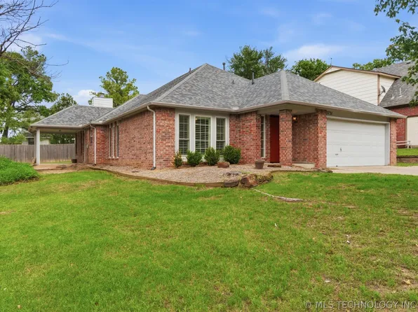 3731 S 74th West Pl, Tulsa, OK 74107