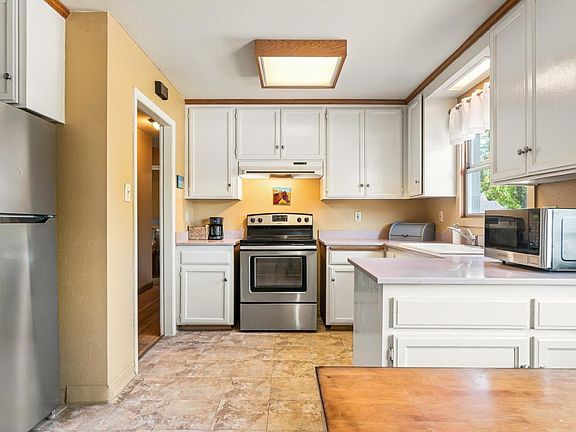 5th image of 1239 Janet Way