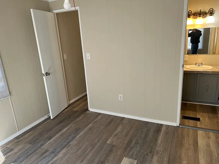 2927 N Jefferson St — Photo 16