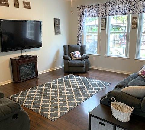 5th image of 1111 Coursey Ln