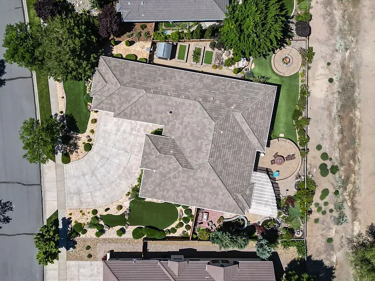 7330 Island Queen Dr — Photo 32