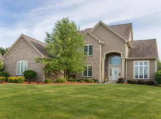 N54W17155 Autumn View Ln, Menomonee Falls, WI 53051