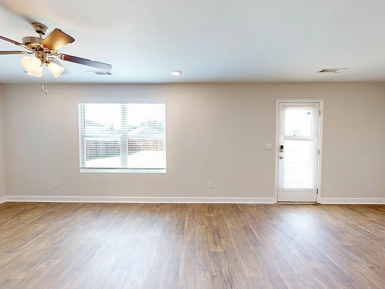 7726 Shaddix St — Photo 10