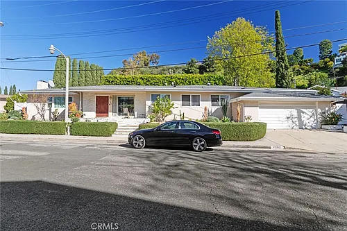 2390 Nalin Dr Photo 1