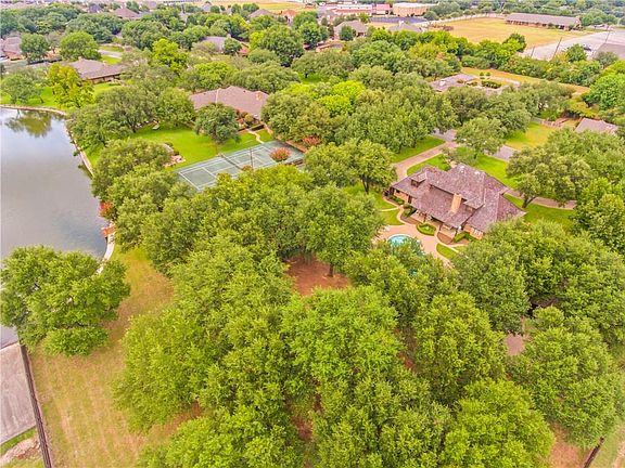 3rd image of 718 Stonelake Dr
