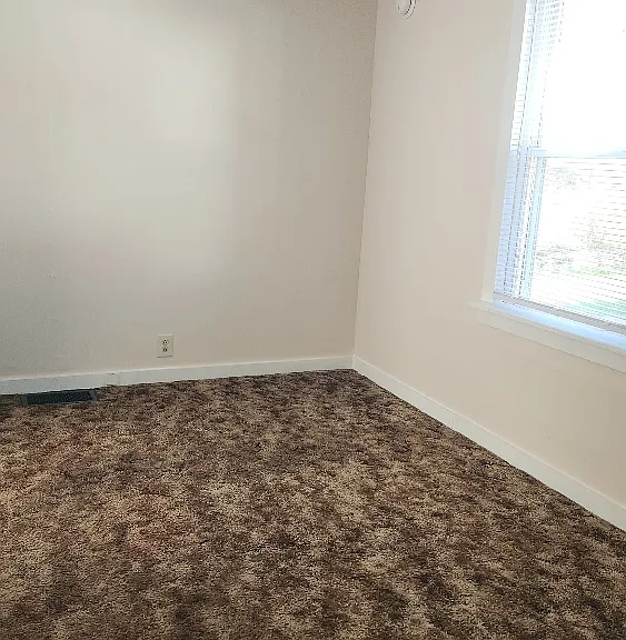 913 Ward St — Photo 16
