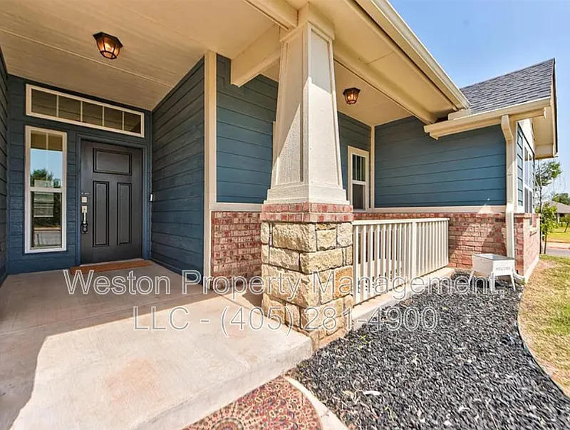 4 bed, 2.5 bath, 2360 sqft, $2,450 — Photo 2