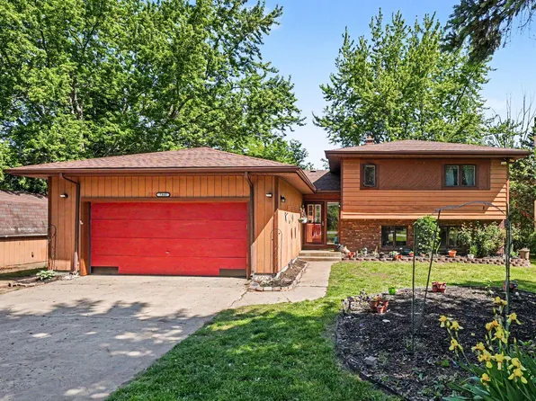 7343 Lakeridge Rd, South Haven, MI 49090