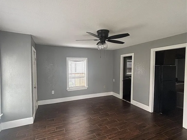 7910 Ford St — Photo 4