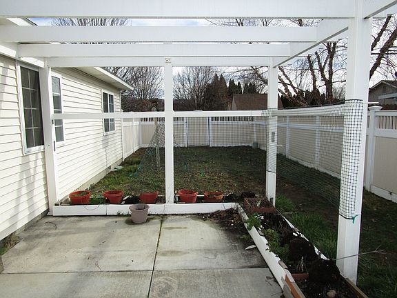 5th image of 5925 N Lakeshore Way