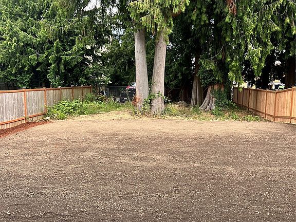 3rd image of 411 205th Street SW #A