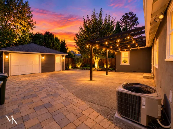 1746 Connecticut Dr, Redwood City, CA 94061