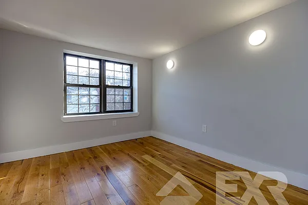 Rented by EXR | media 8