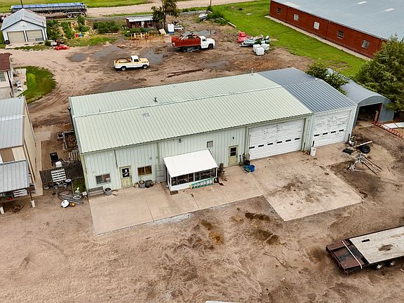 3rd image of 71206 County Ave