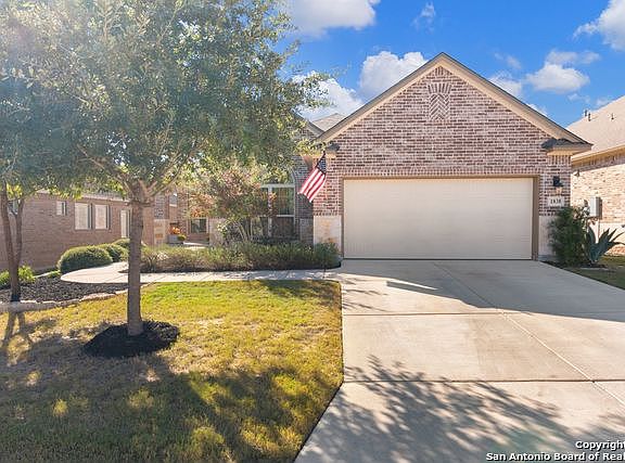 2nd image of 1838 Lindal Pointe