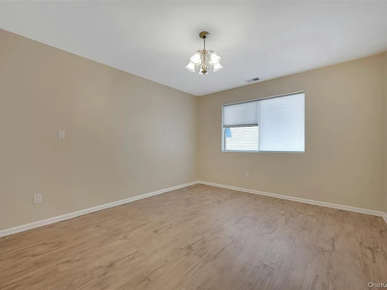 19 Edison Pl #2 — Photo 16