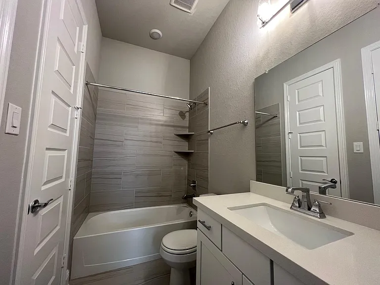 9503 Crescent Mill Dr — Photo 17