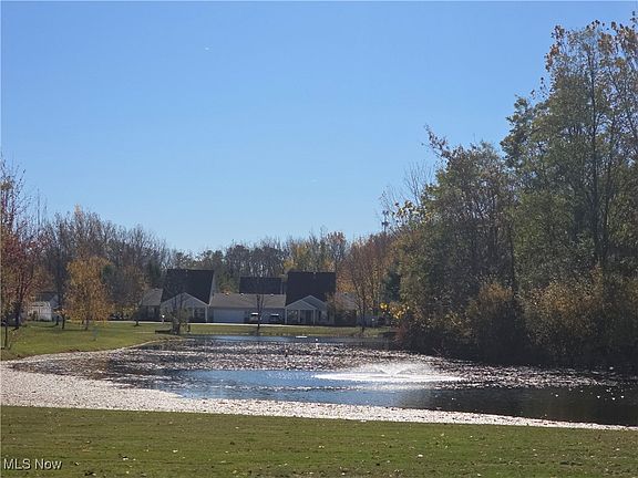 4th image of 712 N Creek Dr