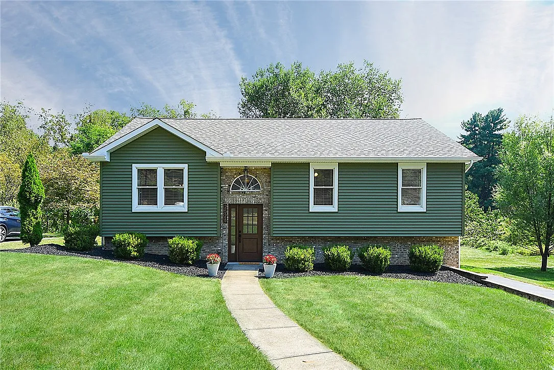 2528 Country Side Ln photo 1