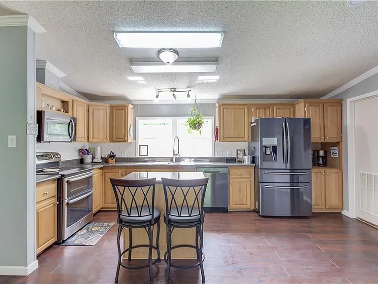 Westwood Ln — Photo 11