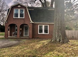 728 N Center St, Hickory, NC 28601