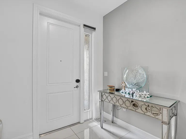 10106 Akenside Dr — Photo 2