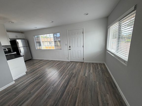 3rd image of 724 James St APT D