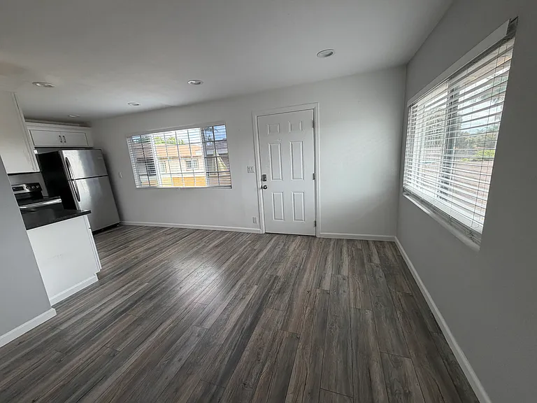 724 James St #D — Photo 3