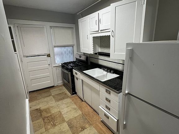 3rd image of 2772 Lancashire Rd #1