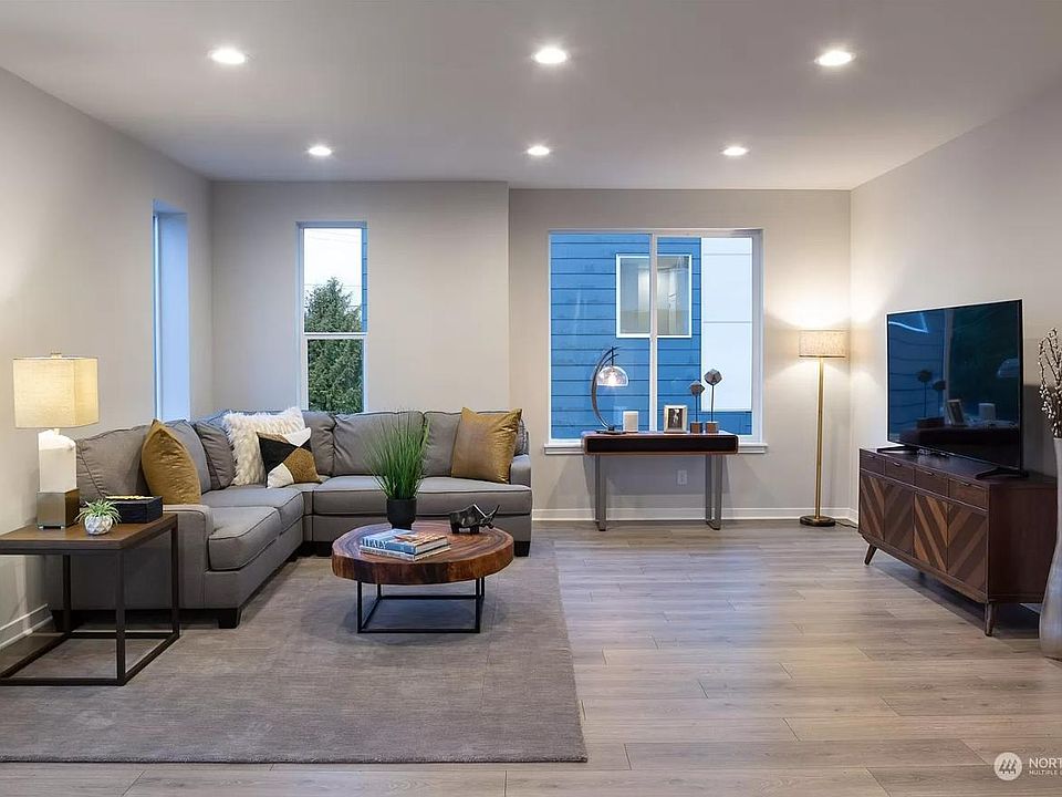 1st image of 18008 12th Ave NE #D