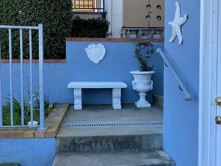 Studio Garden Sitting Area