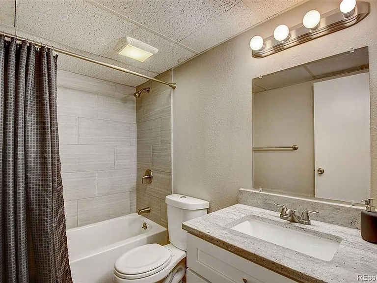 2281 S Vaughn Way #204A — Photo 5