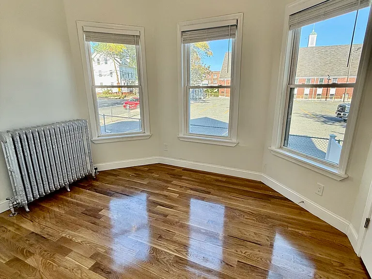 122 Chestnut St #1 — Photo 5