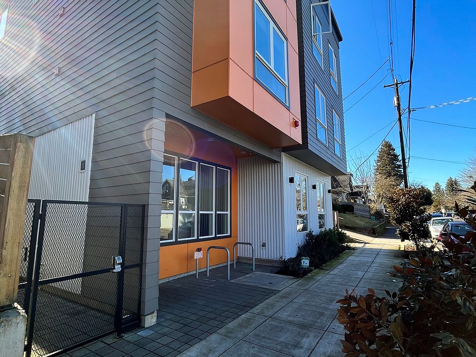 1st image of 1524 N Sumner St #205