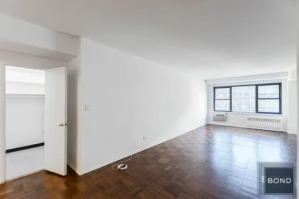 Rented by Bond New York | media 10