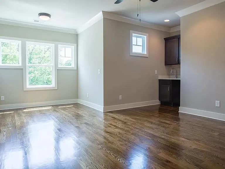 1409A Chester Ave — Photo 26