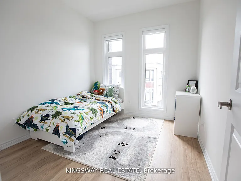 27 Paradox St — Photo 19